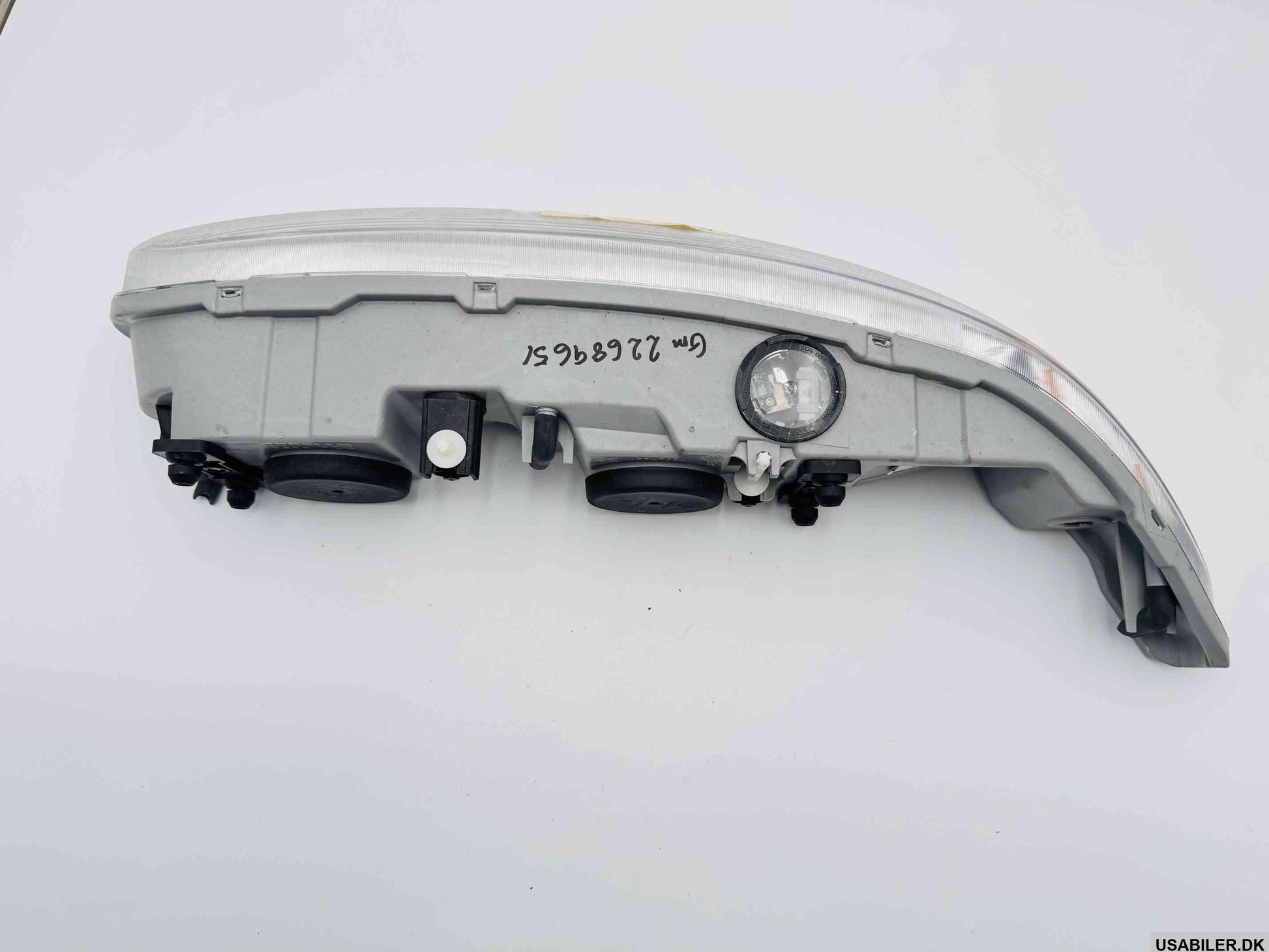 GM 20567300 Headlight 1999-2004 Oldsmobile Alero Right