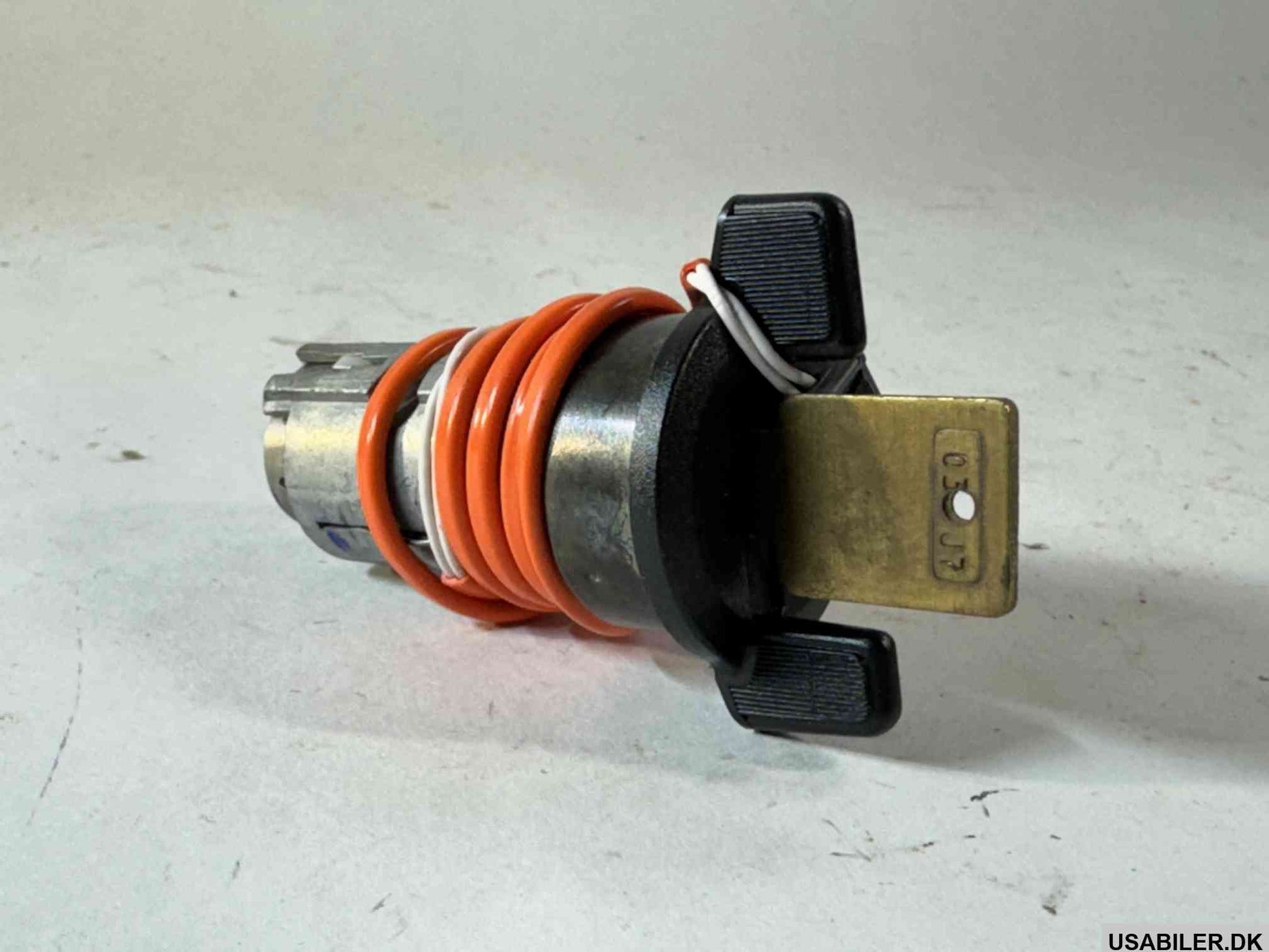 GM 26033390 Cylinder, Steering Column Lock & Ignition Switch