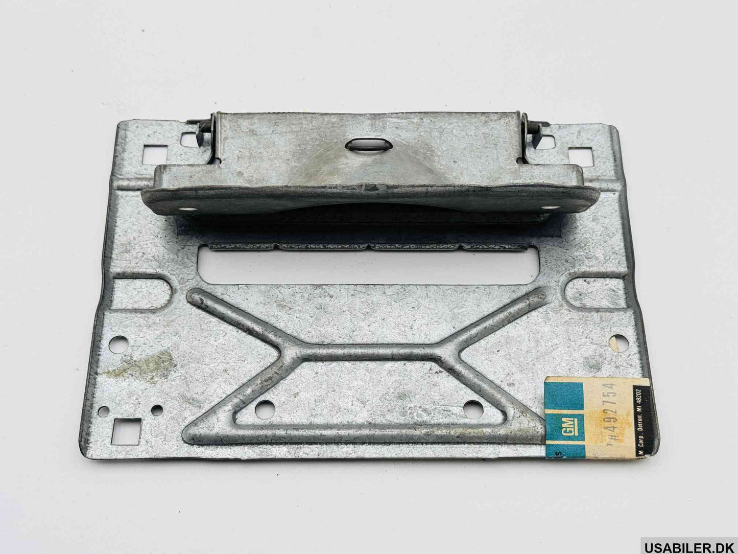 GM 492754 Rear License Plate Bracket / Fuel Door