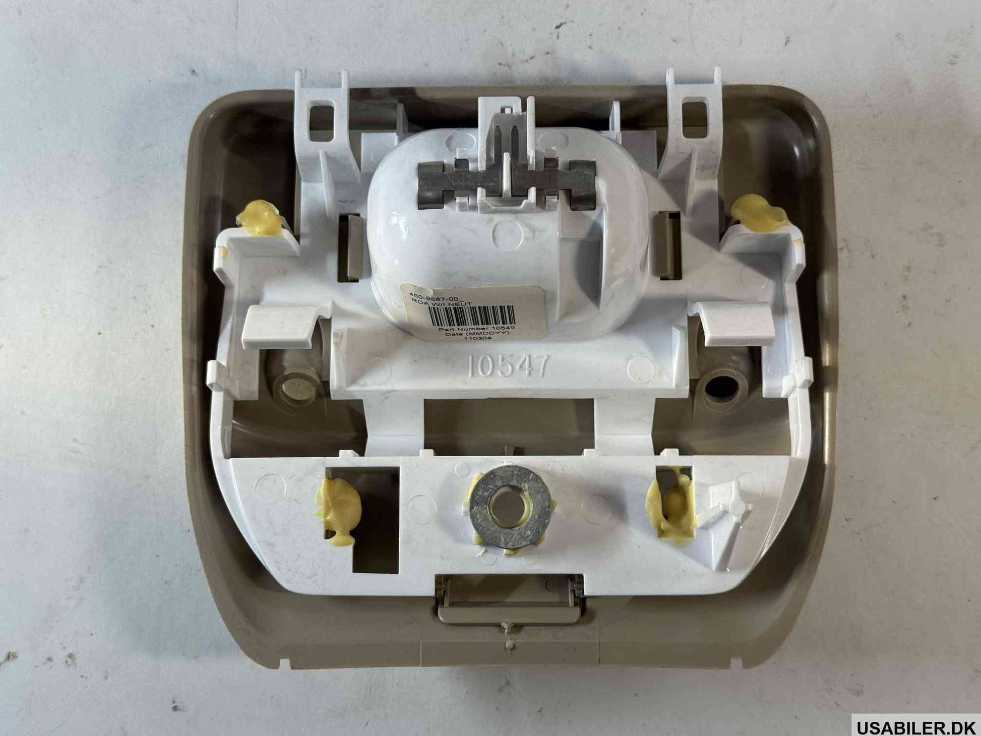 GM 88952106 Bezel Assembly,Dome Lamp Rear, W/Intrusion 