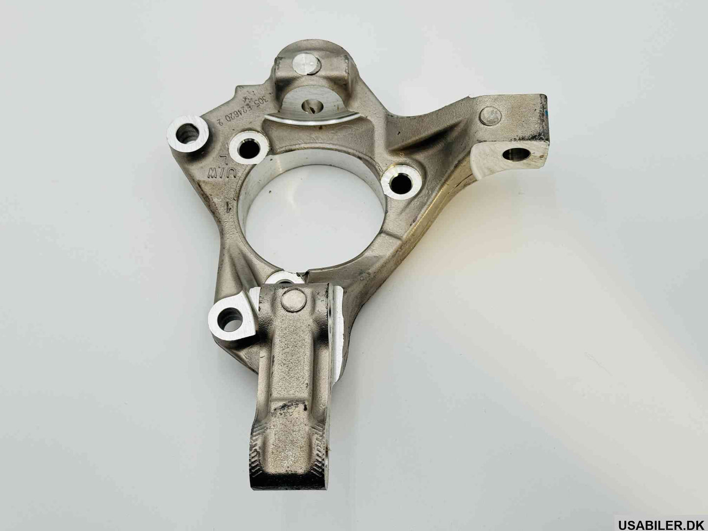 GM 88955418 Knuckle, Steering