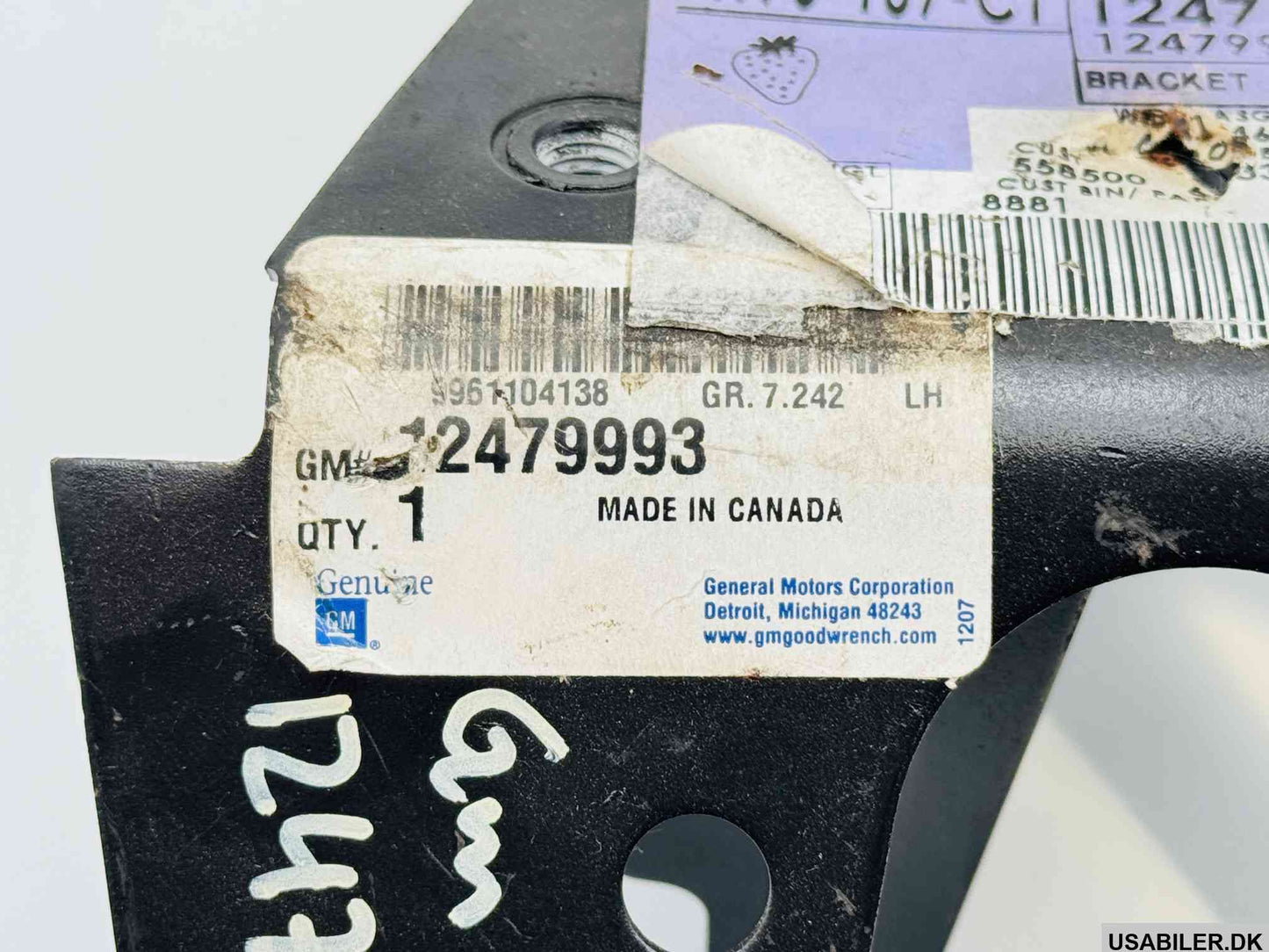 GM 12479993 Bracket, Stabilizer Shaft