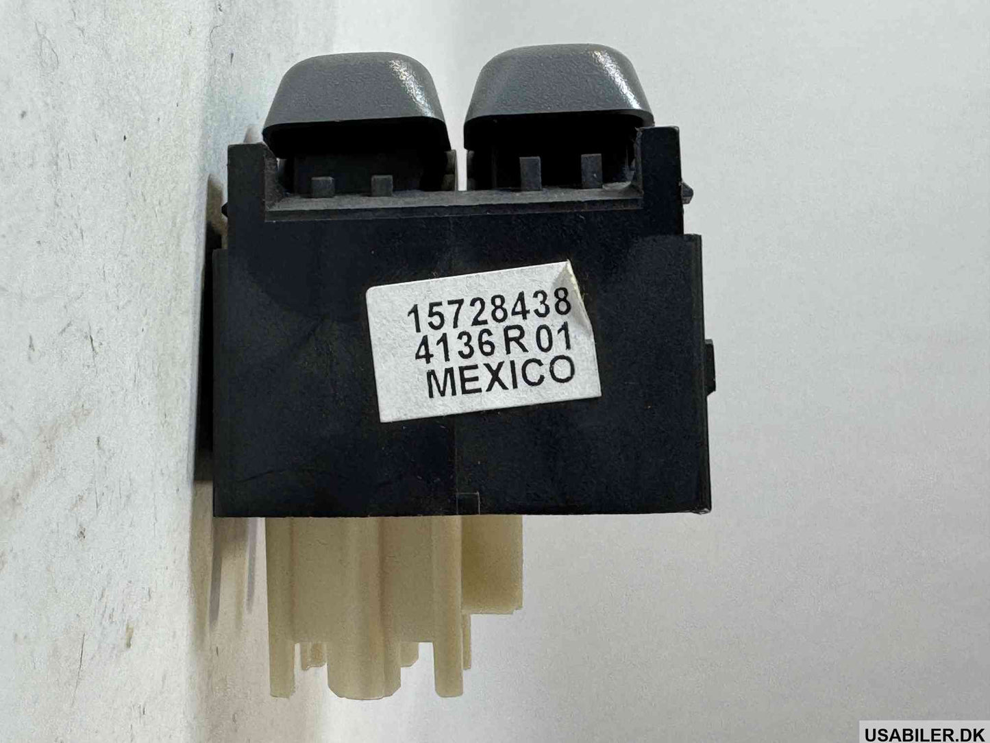 GM 15728438 Switch Assembly, Side Window