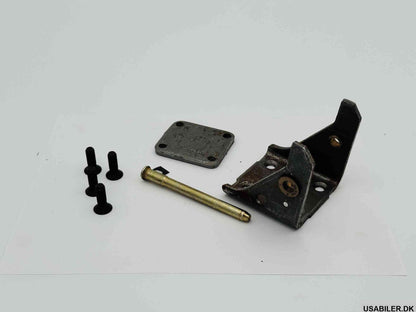 GM 15981546 Hinge Kit,Front Side Door Lower(Dr Side)