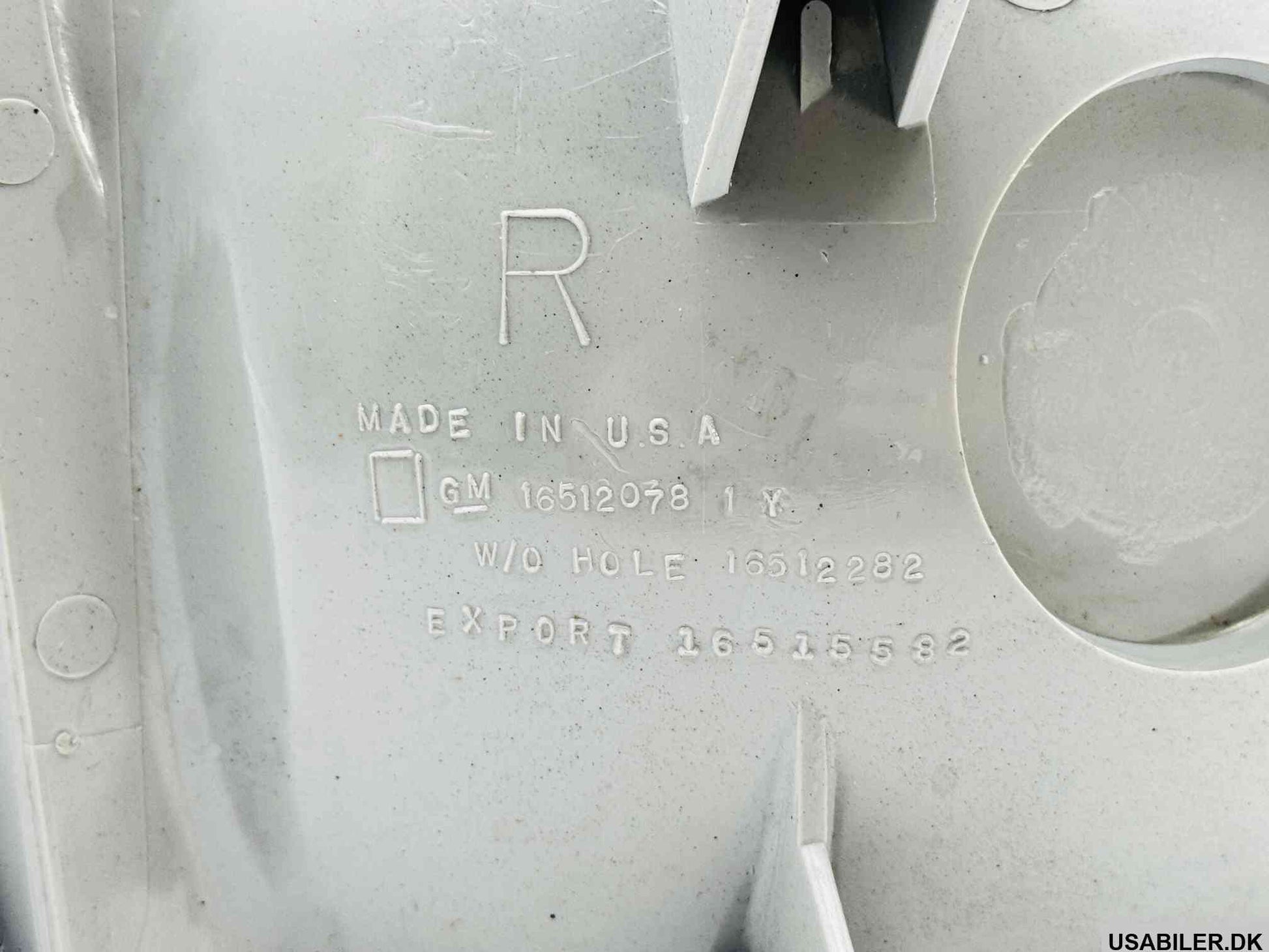 GM 16512078 Cornering Light Lamp, Right Passenger