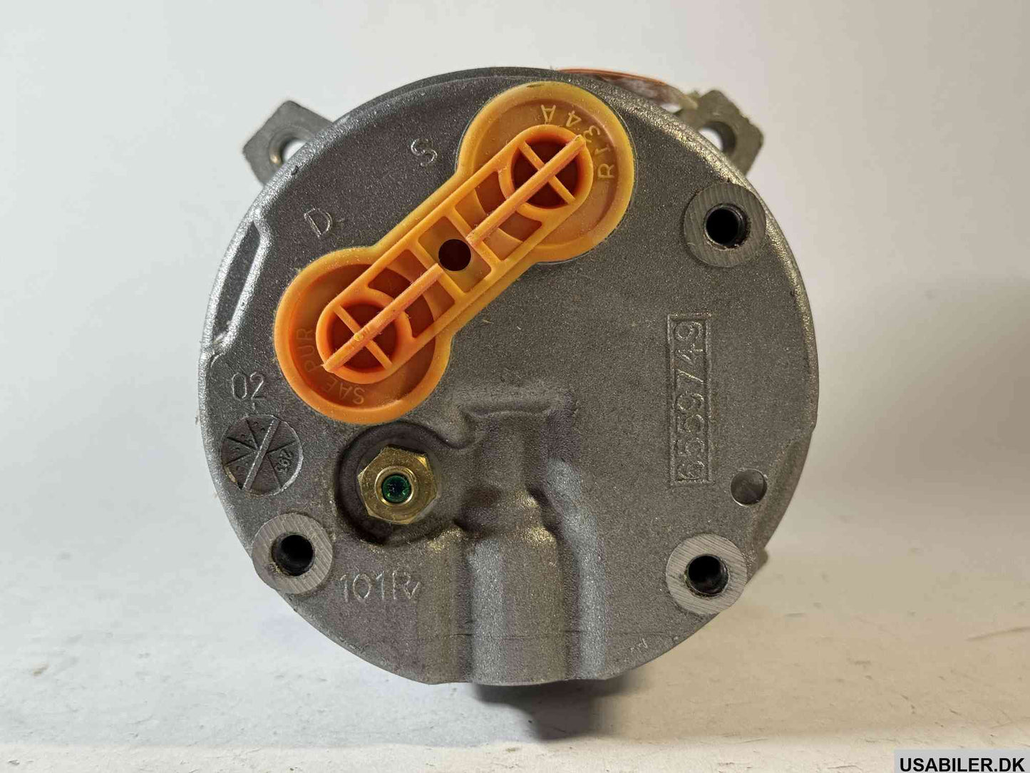 GM 89018864 Air Conditioner Compressor Assembly